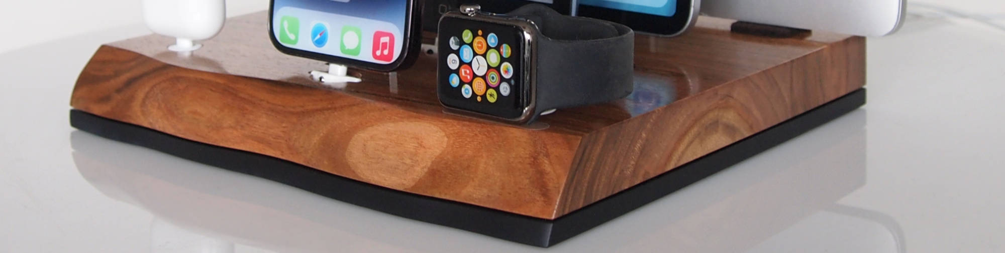 Live edge docking station for all Apple devices